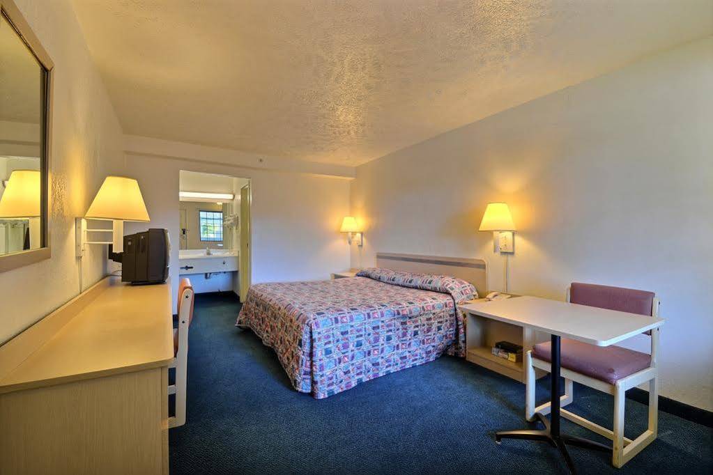 Days Inn By Wyndham Indianapolis South Zewnętrze zdjęcie